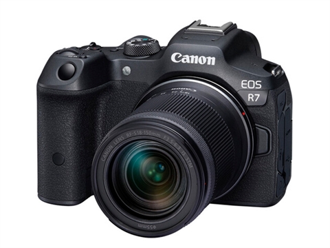 Фотоапарат Canon EOS R7 с обектив 18-150mm F/3.5-6.3