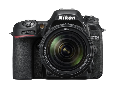 Nikon D7500 с обектив 18-140MM VR 20.9 MPx, WI-FI 