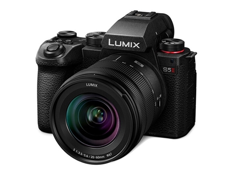 Panasonic Lumix S5 II с обектив S 20-60mm f/3.5-5.6