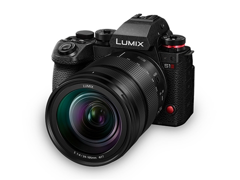 Фотоапарат Panasonic Lumix S1 II с обектив 24-105mm/f4
