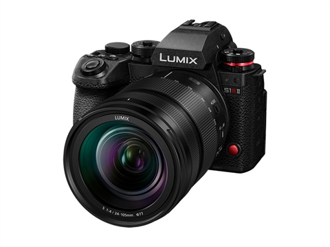 Фотоапарат Panasonic Lumix S1R II, с обектив S 24-105 мм / F4