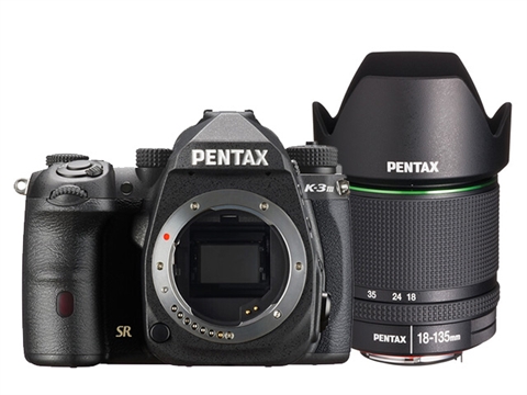 Pentax K-3 Mark III DSLR черен с обектив 18-135mm F/3.5-5.6 WR