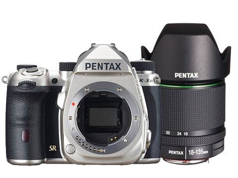 Pentax K-3 Mark III DSLR сребро с обектив 18-135mm F/3.5-5.6 WR