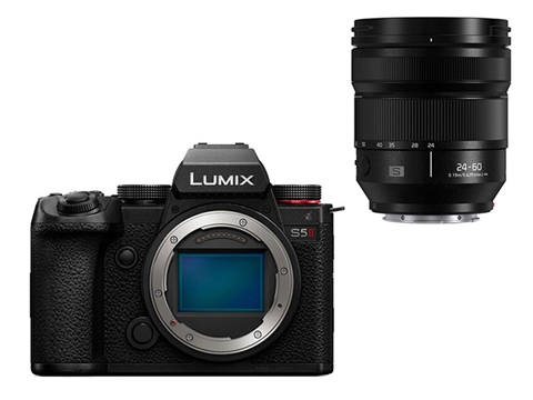 Panasonic Lumix S5 II с обектив S 24-60mm f/2.8