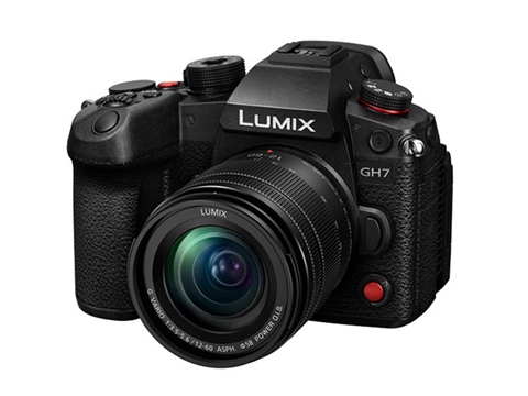 Фотоапарат Panasonic Lumix GH7 с обектив Panasonic 12-60mm f/3.5-5.6 OIS