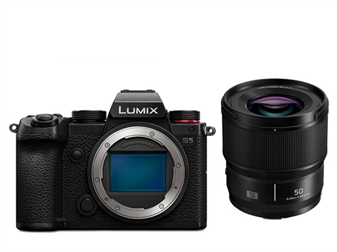 Panasonic Lumix DC-S5, с обектив Lumix S 50mm f/1.8